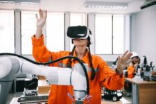 With VR goggles, students in detention centers gain career training